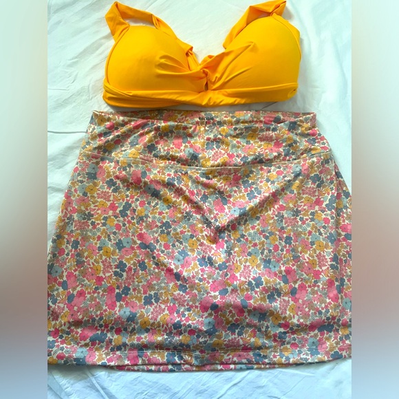 NWOT La Blanka Swim suit floral / Skort Bottom/ Bikini Top yellow size 16 - Picture 1 of 7
